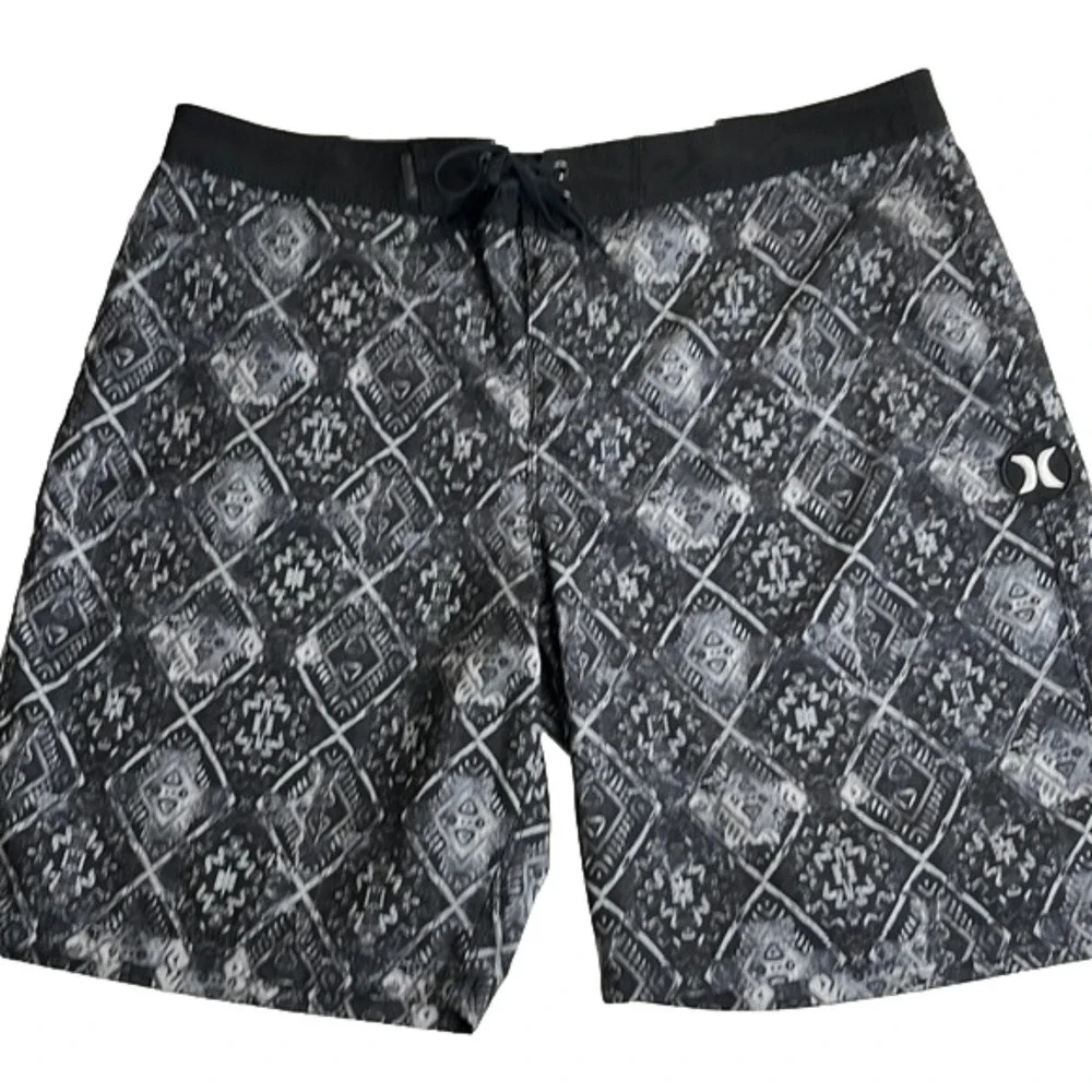 𝅺hurley mens board shorts, size 36, drawstring closure, Velcro back pocket